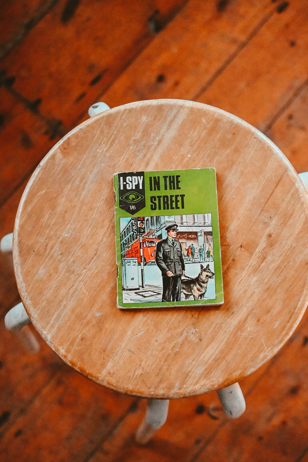 vintage mystery book cover